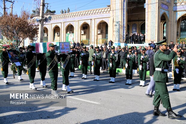 تشییع پیکر شهید «حاج صادق امیدزاده» در کرمانشاه