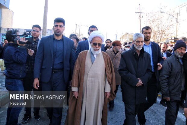 تشییع پیکر شهید «حاج صادق امیدزاده» در کرمانشاه