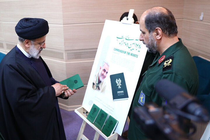 الرئيس الإيراني يقوم بجولة تتفدية في جامعة الإمام الحسين(ع) العسكرية 