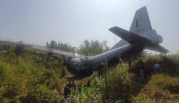 Hindistan'da askeri uçak pistten çıktı Hindistan'da askeri uçak pistten çıktı