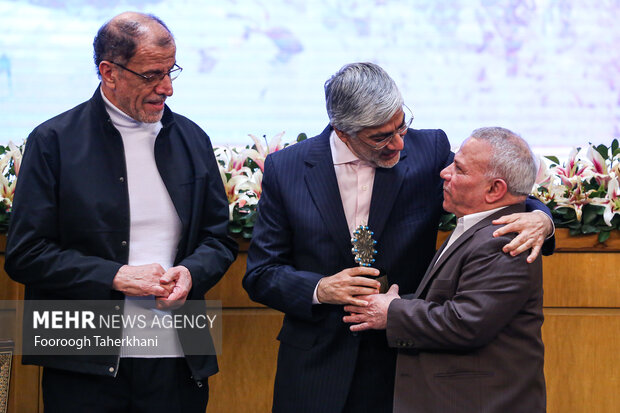 محمد نصیری پیشکسوت و قهرمان کشتی دربرنامه سده المپیک حضور دارد