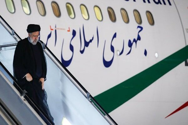 الرئيس الإيراني يصل إلى أنقرة
