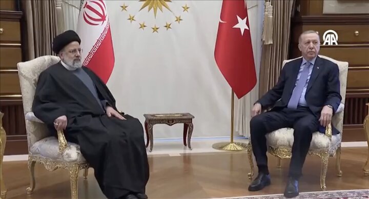 Reisi ile Erdoğan görüştü  Reisi ile Erdoğan görüştü
