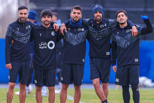 تمرین شاد آبی پوشان در کمپ حجازی/ تمرین اختصاصی دروازهبانان