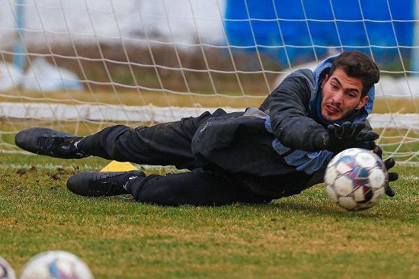 تمرین شاد آبی پوشان در کمپ حجازی/ تمرین اختصاصی دروازهبانان