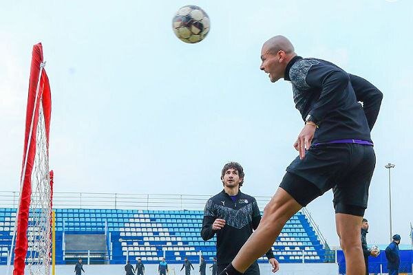 تمرین شاد آبی پوشان در کمپ حجازی/ تمرین اختصاصی دروازهبانان