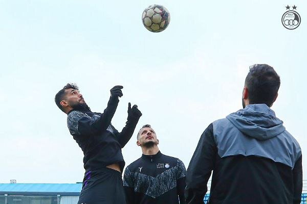 تمرین شاد آبی پوشان در کمپ حجازی/ تمرین اختصاصی دروازهبانان