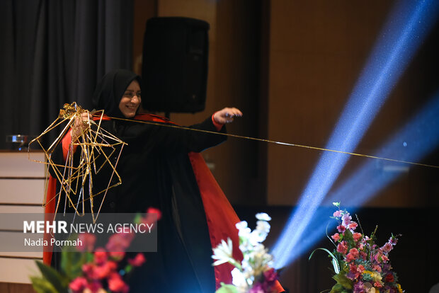 تکریم پدران آسمانی و تجلیل از خانواده شهدا