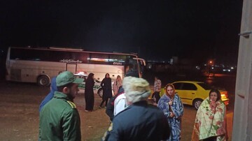 اسکان اضطراری یک اتوبوس با ۲۱ مسافر در گالیکش