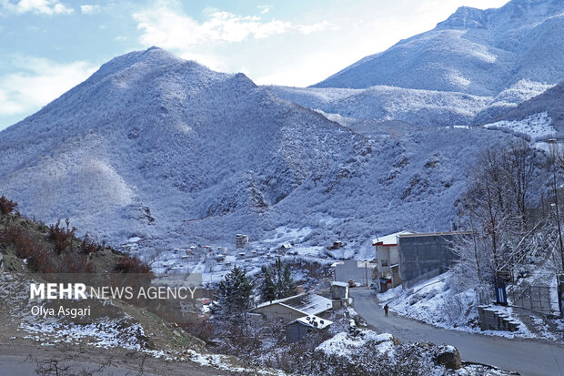 زمستان برفی روستای تاریخی و گردشگری زیارت گرگان