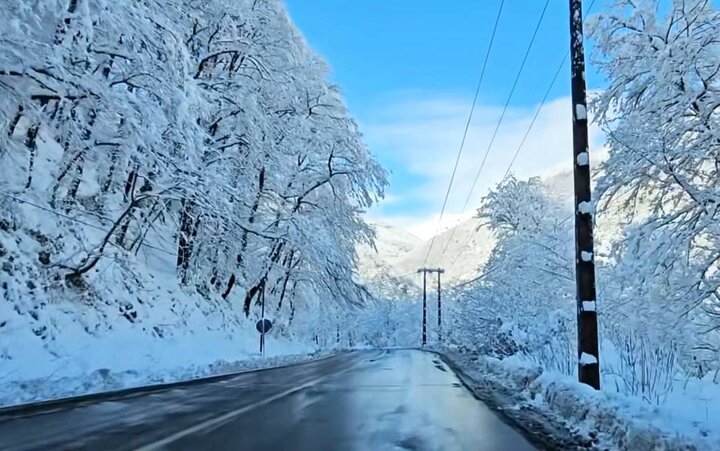 نمایی از جلوه گری زمستان در جاده ماسوله