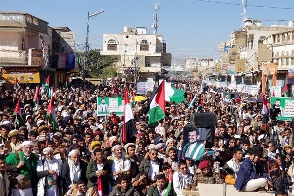 اليمن...مسيرات حاشدة تؤكد الاستمرار في حملة المقاطعة الاقتصادية للبضائع الامريكية والإسرائيلية