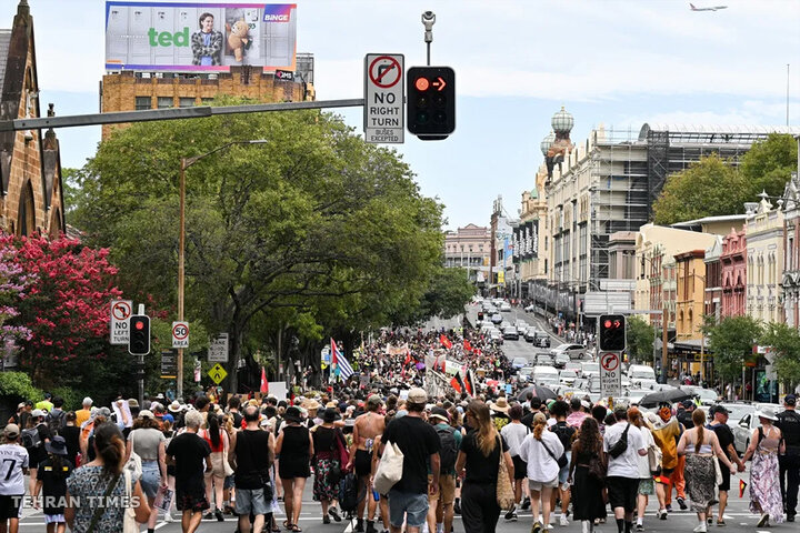 Thousands protest Australia Day celebrations