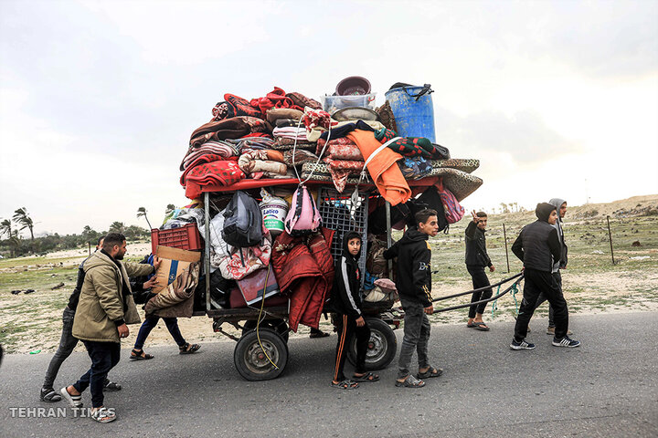 Hundreds flee further south as Israeli forces advance in Khan Younis