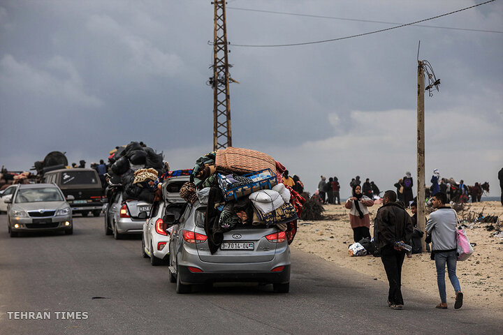 Hundreds flee further south as Israeli forces advance in Khan Younis