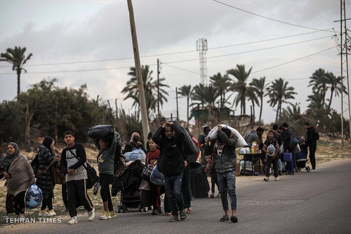 Hundreds flee further south as Israeli forces advance in Khan Younis