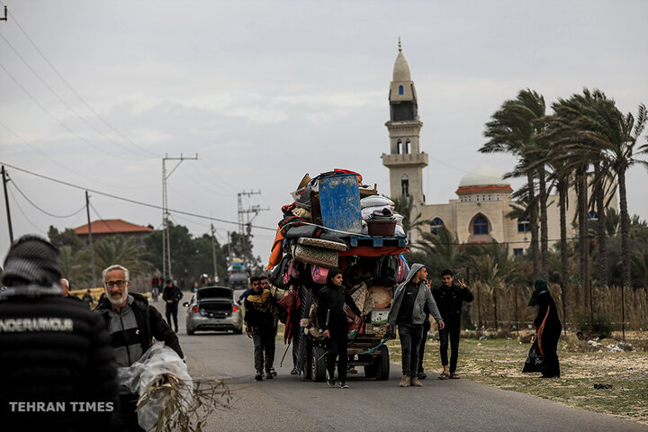 Hundreds flee further south as Israeli forces advance in Khan Younis