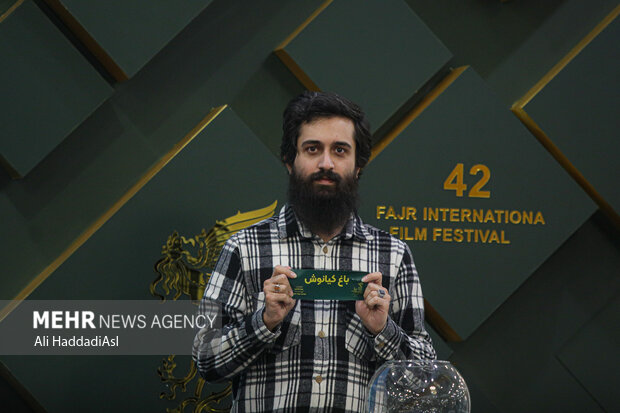 محمد حسن اصلانی در مراسم قرعه کشی جدول نمایش فیلم‌های چهل و دومین جشنواره فیلم فجر حضور دارد