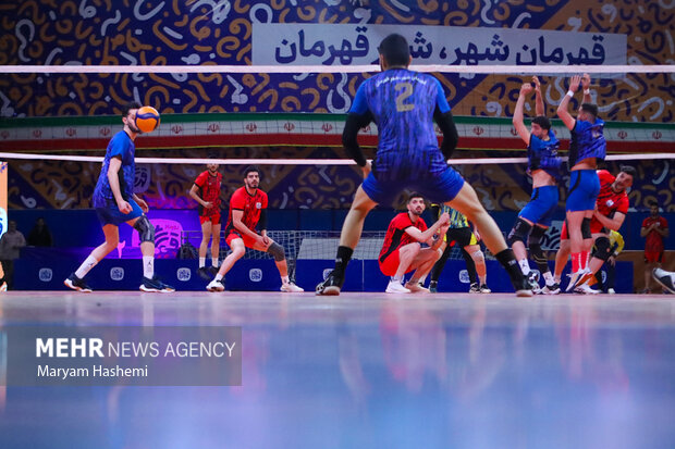 فینال مسابقات والیبال قهرمان شهر۲ آقایان بالای ۱۸ سال جمعه ۶ بهمن ۱۴۰۲ در ورزشگاه شهید شفیع پور برگزار شد.