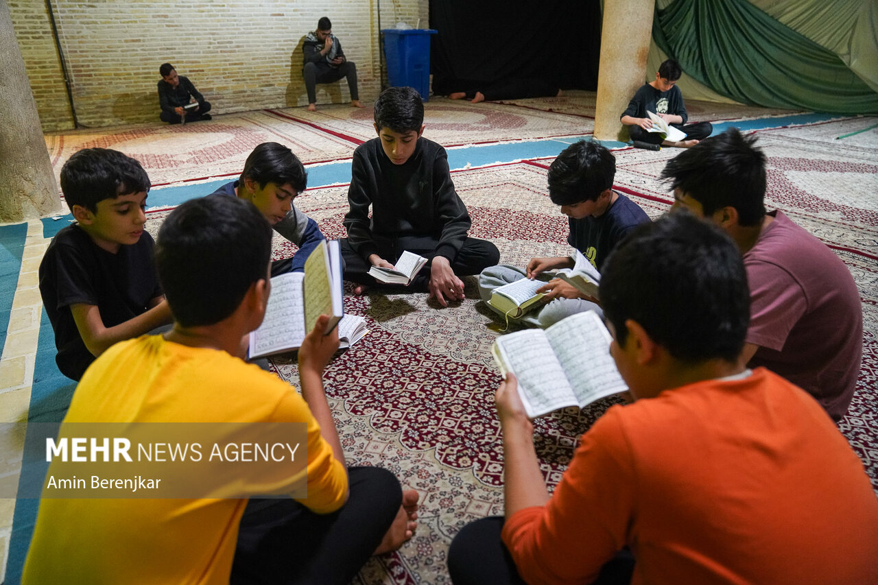 شور نوجوانانه در اعتکاف/ اینجا کلاس درس متفاوتی برپا است