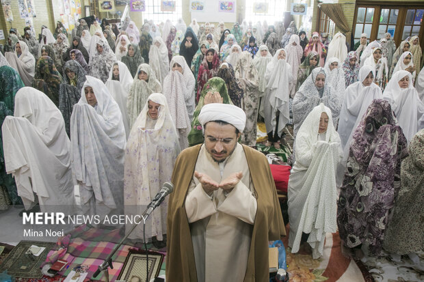 Women observing Itikaf in Tabriz
