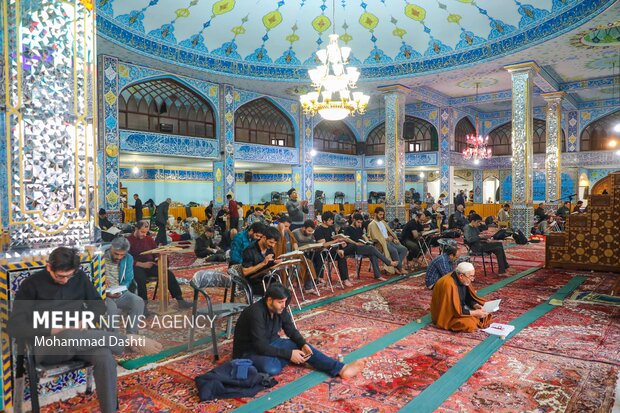 روزی خاص برای خلوت و نجوا با معبود/ معتکفین اردبیل برای قرب الهی دور هم جمع میشوند