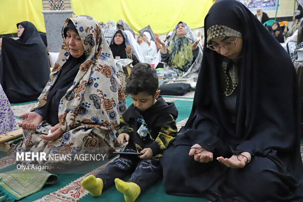 مراسم معنوی ام داوود در ساعات پایانی اعتکاف در گرگان