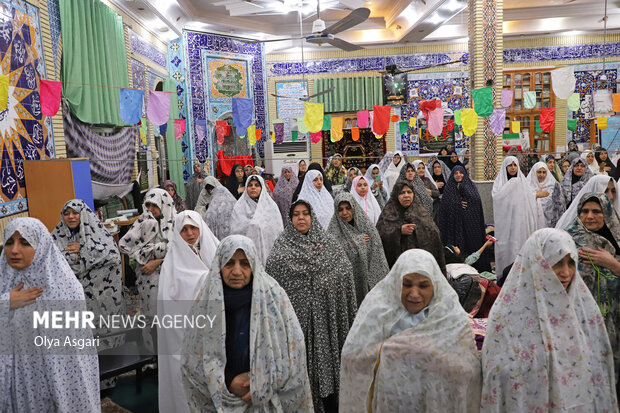 مراسم معنوی ام داوود در ساعات پایانی اعتکاف در گرگان