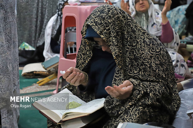 «اعتکاف» خلوتگاه خواص با خدا ؛ ۱۰ هزار یادواره برای شهید نصر الله در اعتکاف برگزار میشود