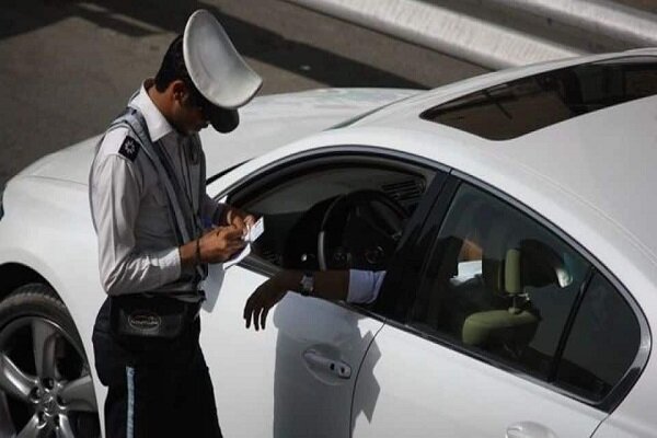 جریمه ۵۲۵ هزار راننده موبایل به دست در پایتخت