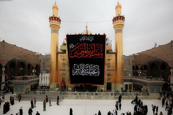 حرم امام علی (ع) در عزای عمه سادات سیاهپوش شد+عکس