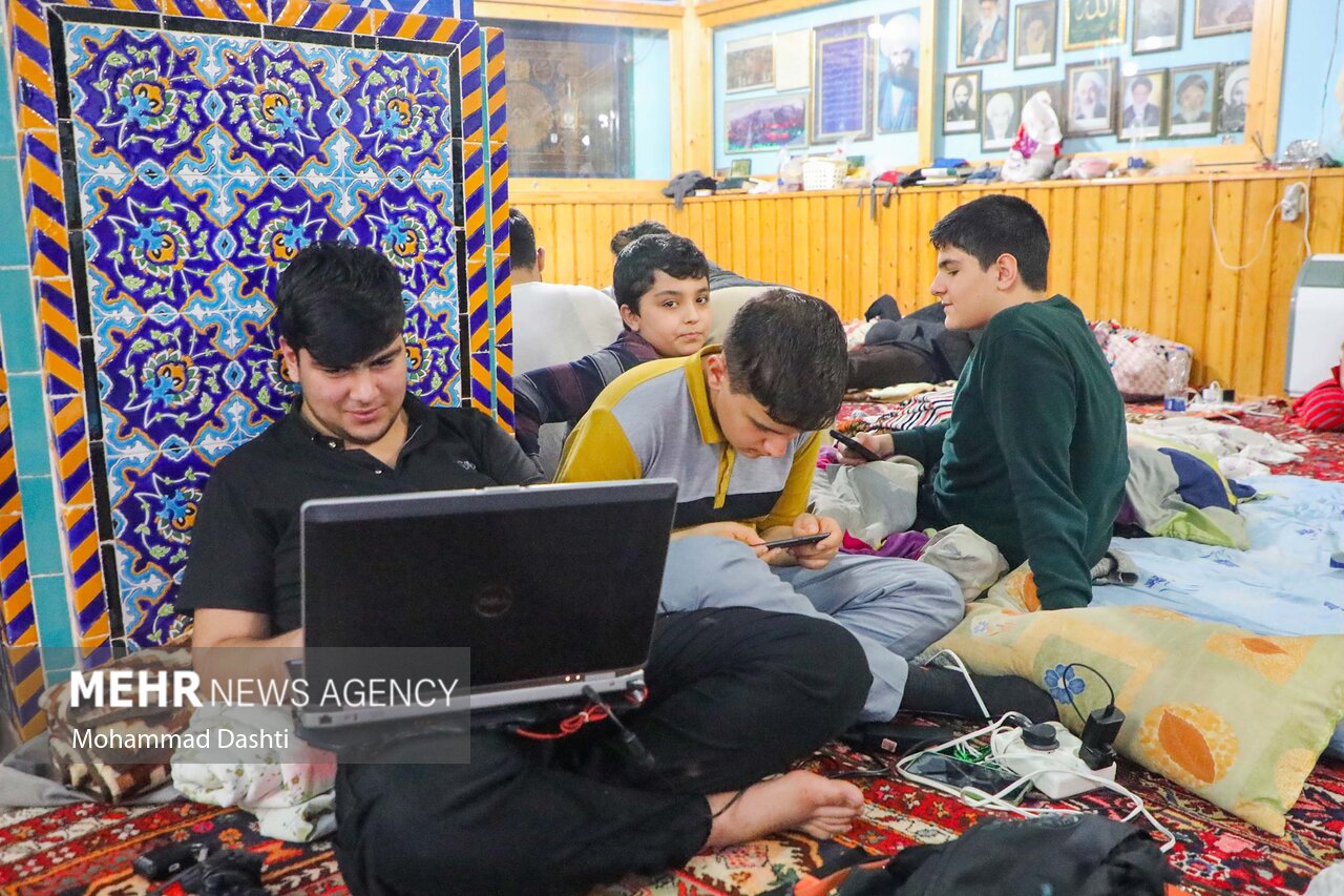 روزی خاص برای خلوت و نجوا با معبود/ معتکفین اردبیل برای قرب الهی دور هم جمع میشوند