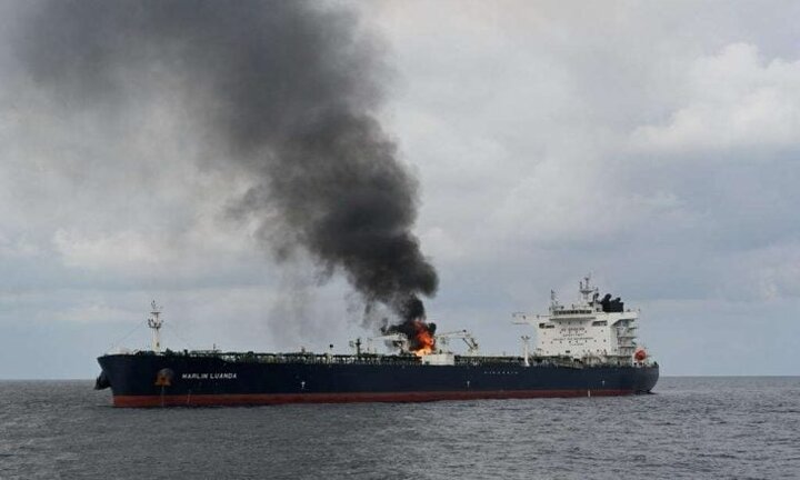 هجوم جديد بصاروخين على سفينة قبالة سواحل اليمن