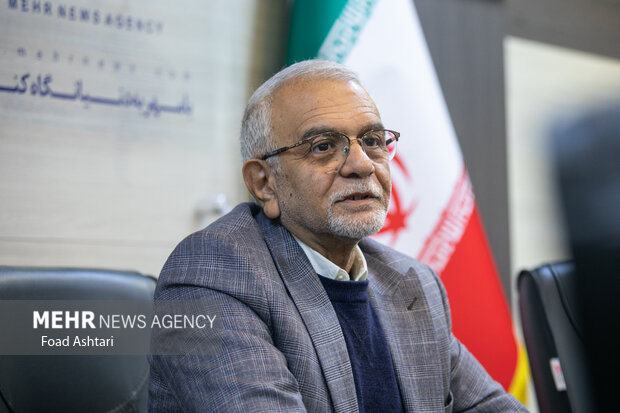 بیثباتی بازار کاغذ گلوی ناشران را فشار میدهد