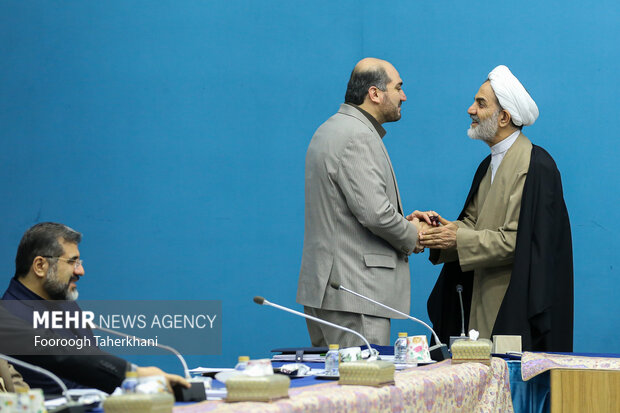 محسن منصوری معاون اجرایی رییس جمهوردر جلسه ستاد ملی جمعیت حضور دارد