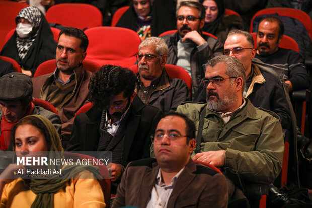 امید مهدی نژاد شاعر و نویسنده در آئین اختتامیه بیست و یکمین جشنواره کتاب و رسانه حضور دارد