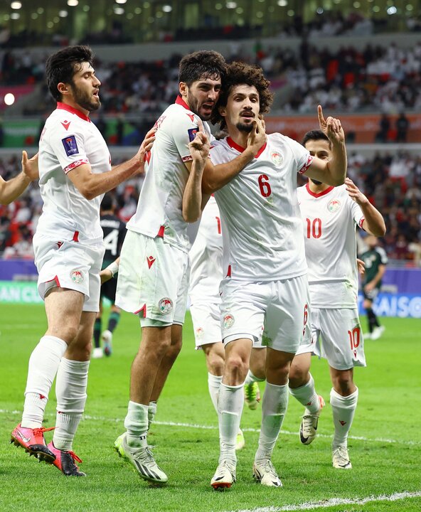 برتری تاجیکستان برابر امارات در نیمه اول با درخشش یک پرسپولیسی