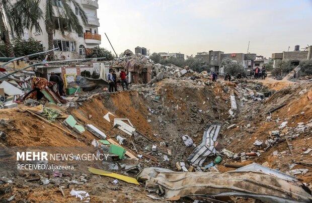 اقدام وحشیانه نظامیان صهیونیست در آتش زدن صدها خانه مسکونی در غزه
