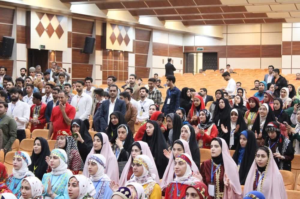 جشنواره ملی اقوام نقش مهمی در احیای هویت تاریخی دارد