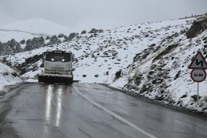 تردد در مسیرهای کوهستانی زنجان با زنجیرچرخ