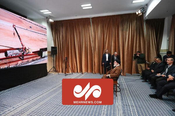 گزارشی از بازدید رهبر انقلاب از نمایشگاه توانمندیهای داخلی گزارشی از بازدید رهبر انقلاب از نمایشگاه توانمندیهای داخلی