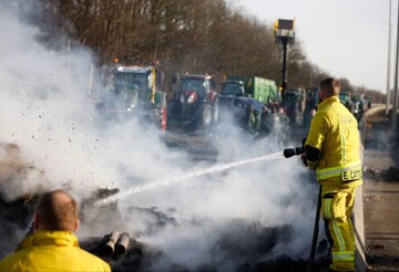 ادامه اعتراض‌های کشاورزان در کشورهای اروپا/ بلژیکی‌ها هم به خیابان‌ها آمدند