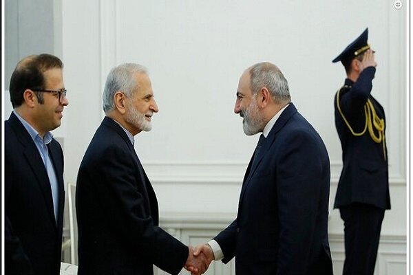 İranlı yetkili, Ermenistan Başbakanı ile görüştü