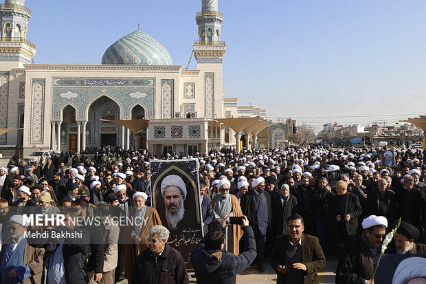 تشییع پیکر «آیت الله نمازی» در قم