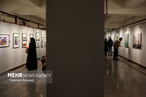 نمایشگاه بخش‌های رقابتی شانزدهمین جشنواره هنرهای تجسمی فجر شامگاه سه‌شنبه ۱۰ بهمن ماه ۱۴۰۲ در فرهنگستان هنر افتتاح شد