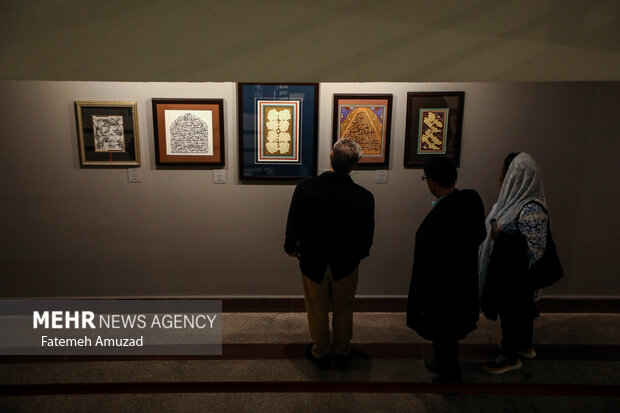 نمایشگاه بخش‌های رقابتی شانزدهمین جشنواره هنرهای تجسمی فجر شامگاه سه‌شنبه ۱۰ بهمن ماه ۱۴۰۲ در فرهنگستان هنر افتتاح شد