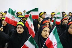 حضور مردم لازمه استمرار انقلاب اسلامی ایران است
