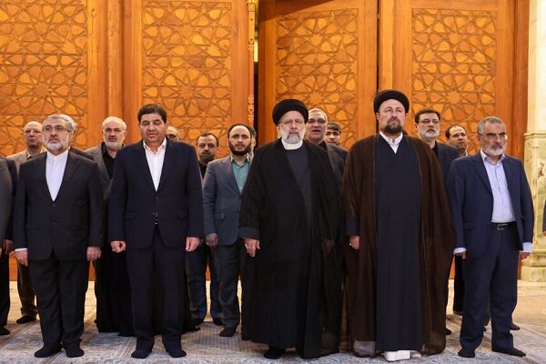Raeisi, cabinet members renew allegiance to Imam Khomeini
