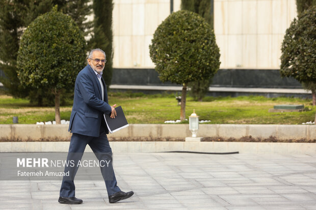 محمد حسینی معاون پارلمانی رئیس جمهور در حاشیه جلسه هیات دولت