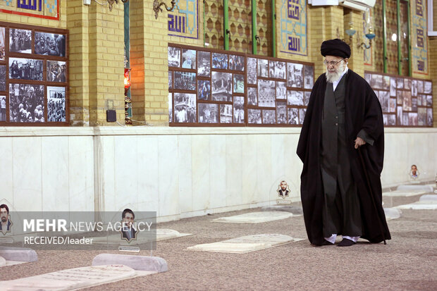 حضور در مرقد مطهر امام راحل و گلزار شهدای بهشت زهرا